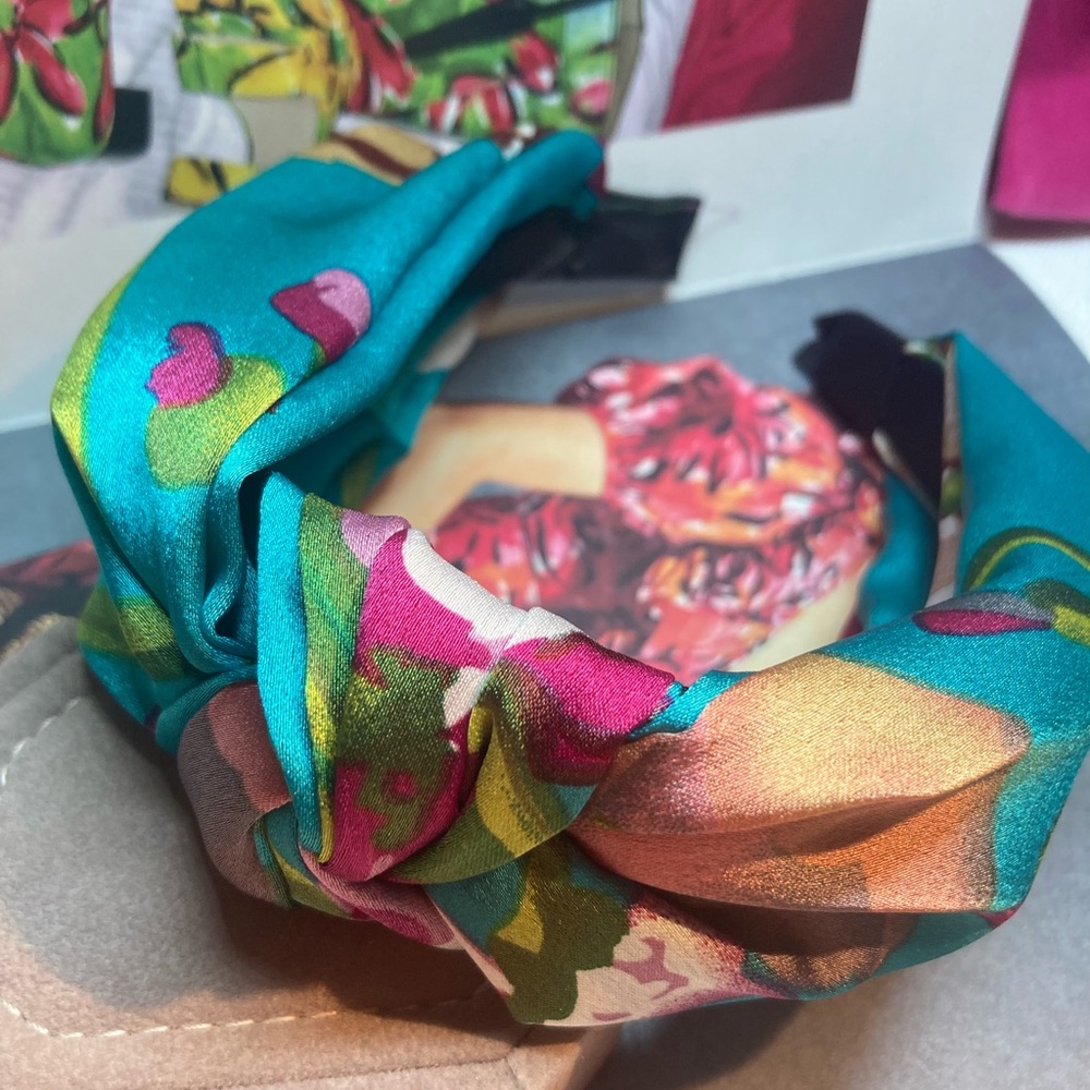 Beautiful Turquoise Headband Silk - Picture 3 of 4
